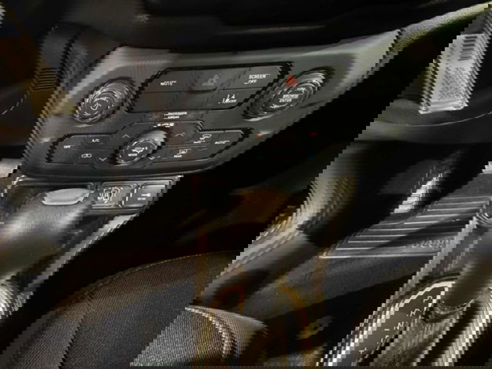 Jeep Renegade usata a Vercelli (17)