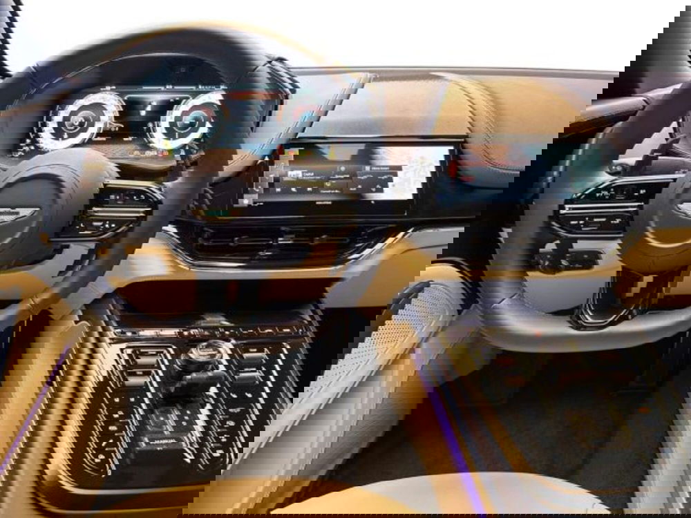 Aston Martin DBX nuova a Bologna (13)