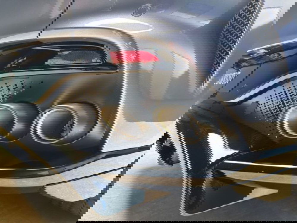 Aston Martin DBX nuova a Bologna (20)