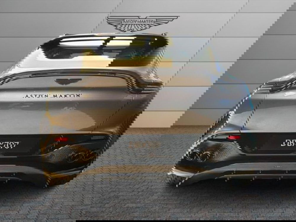 Aston Martin DBX nuova a Bologna (5)