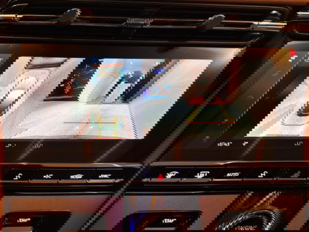 Aston Martin DB12 nuova a Bologna (10)