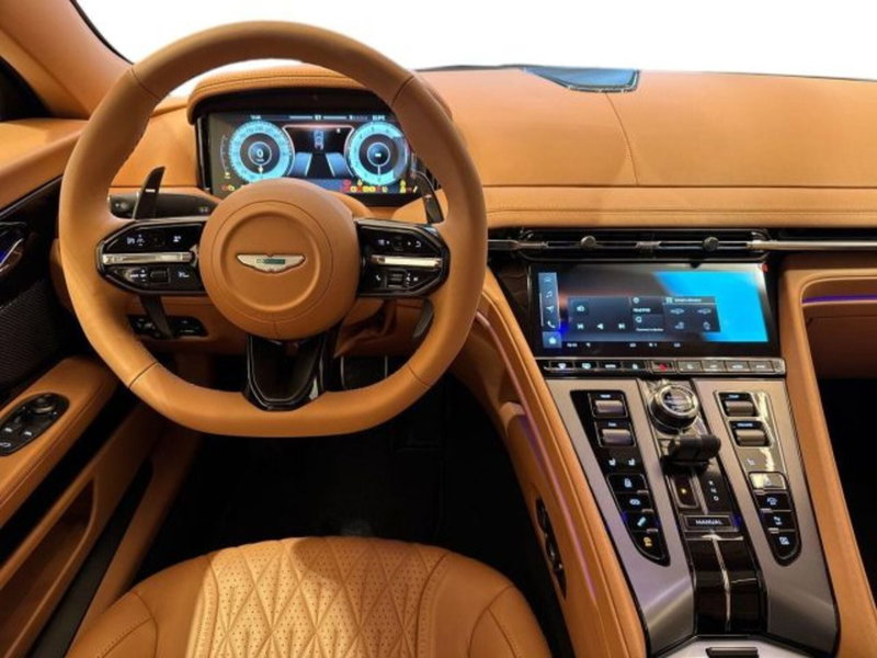 Aston Martin DB12 nuova a Bologna (12)