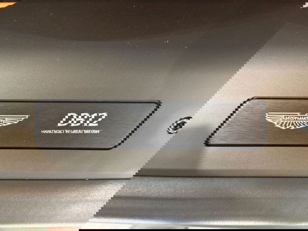 Aston Martin DB12 nuova a Bologna (15)