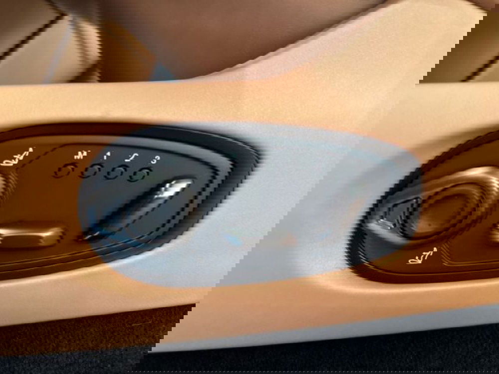 Aston Martin DB12 nuova a Bologna (18)