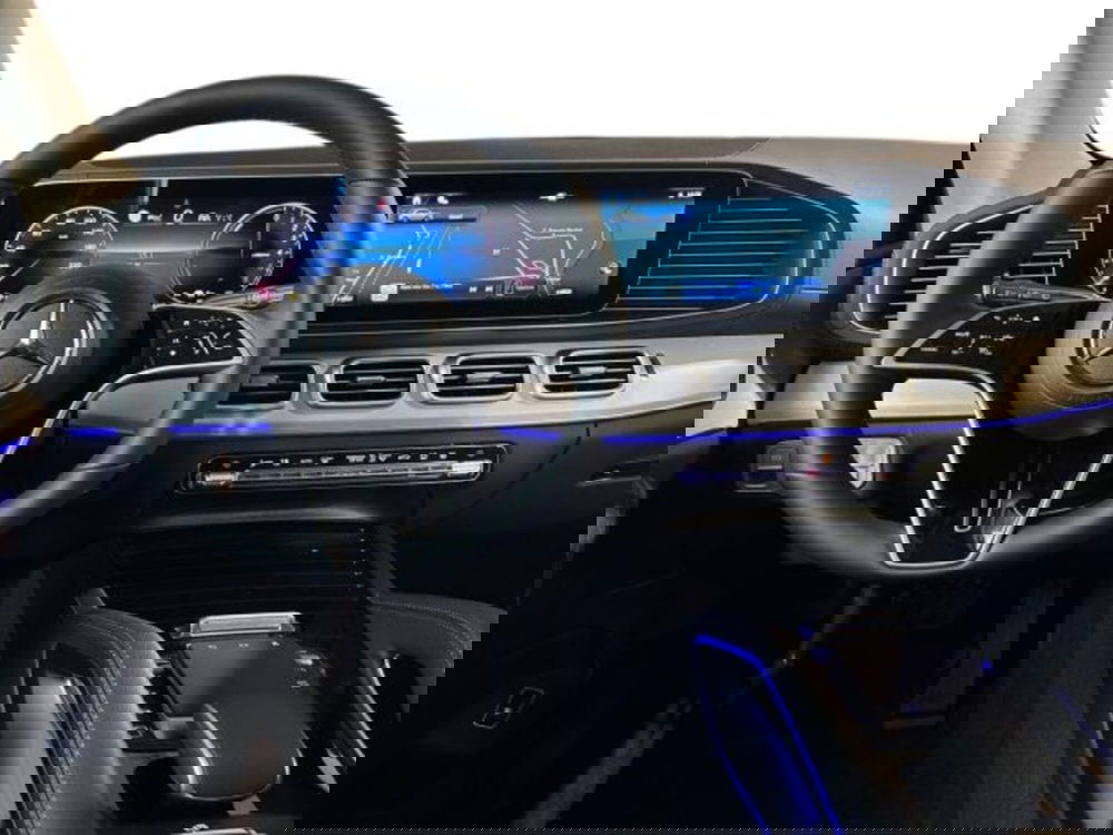 Mercedes-Benz GLB nuova a Bologna (14)