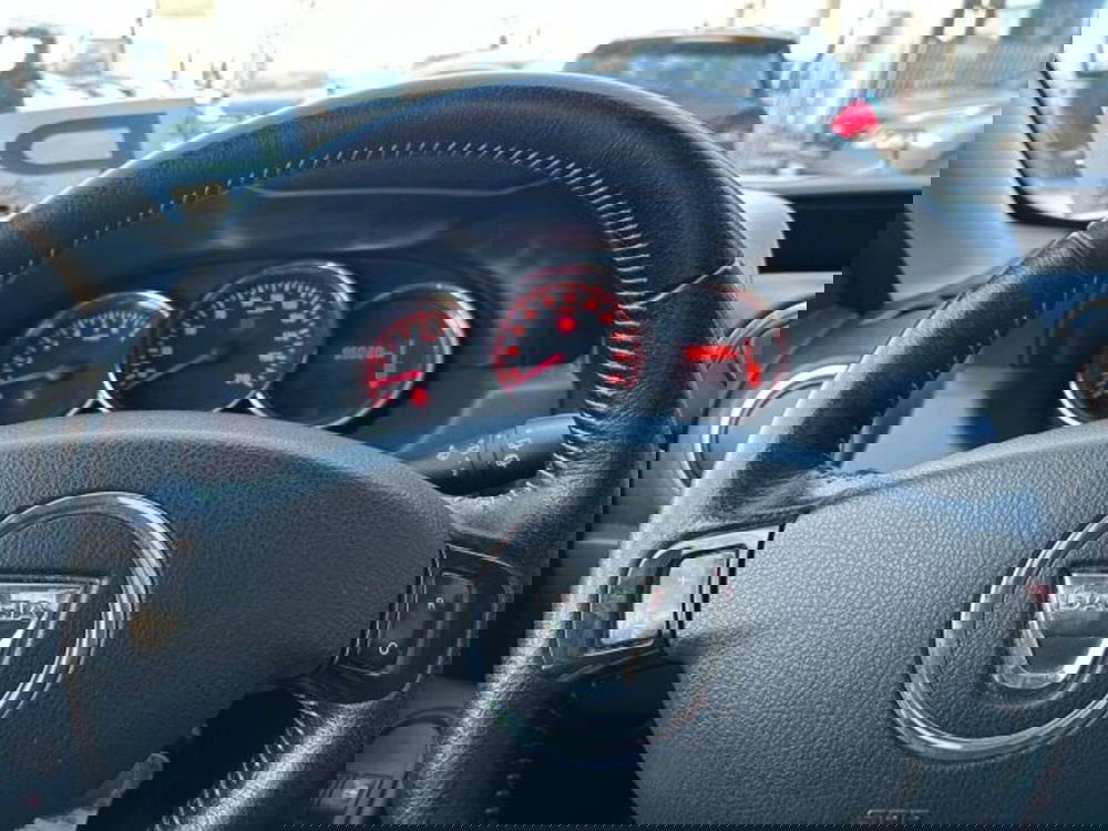 Dacia Duster usata a Firenze (17)