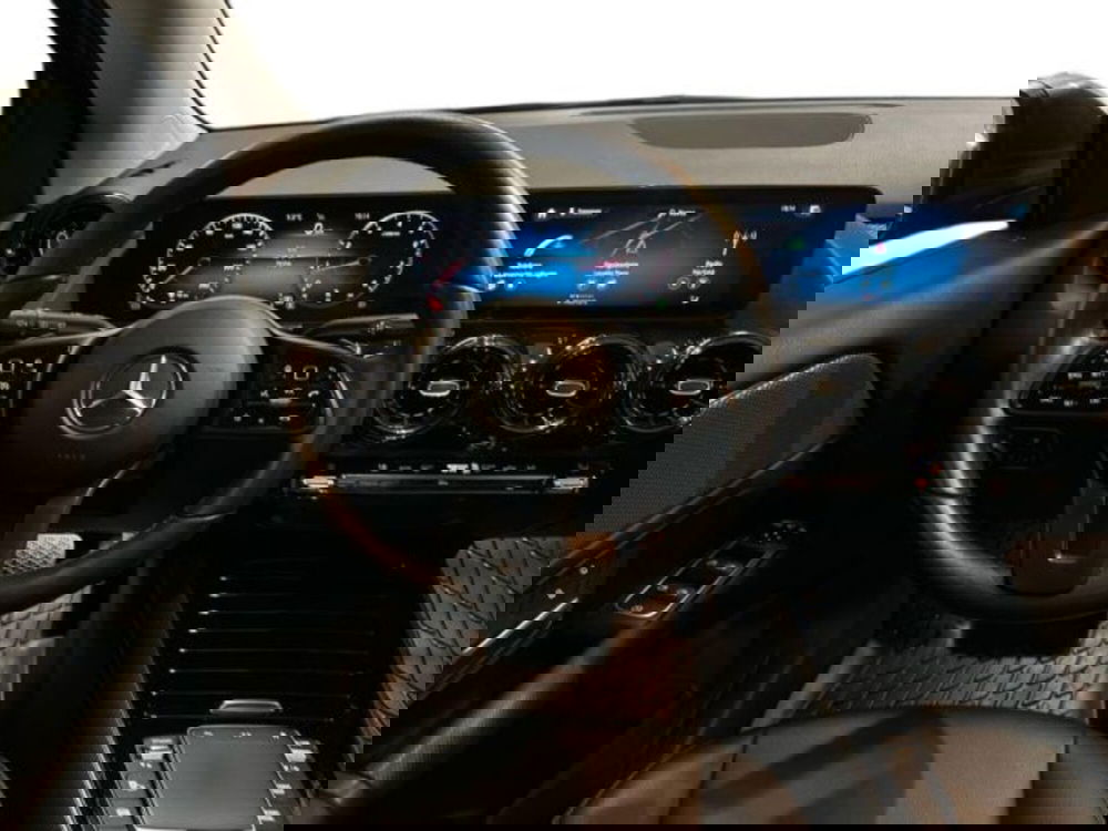 Mercedes-Benz GLA SUV usata a Avellino (11)