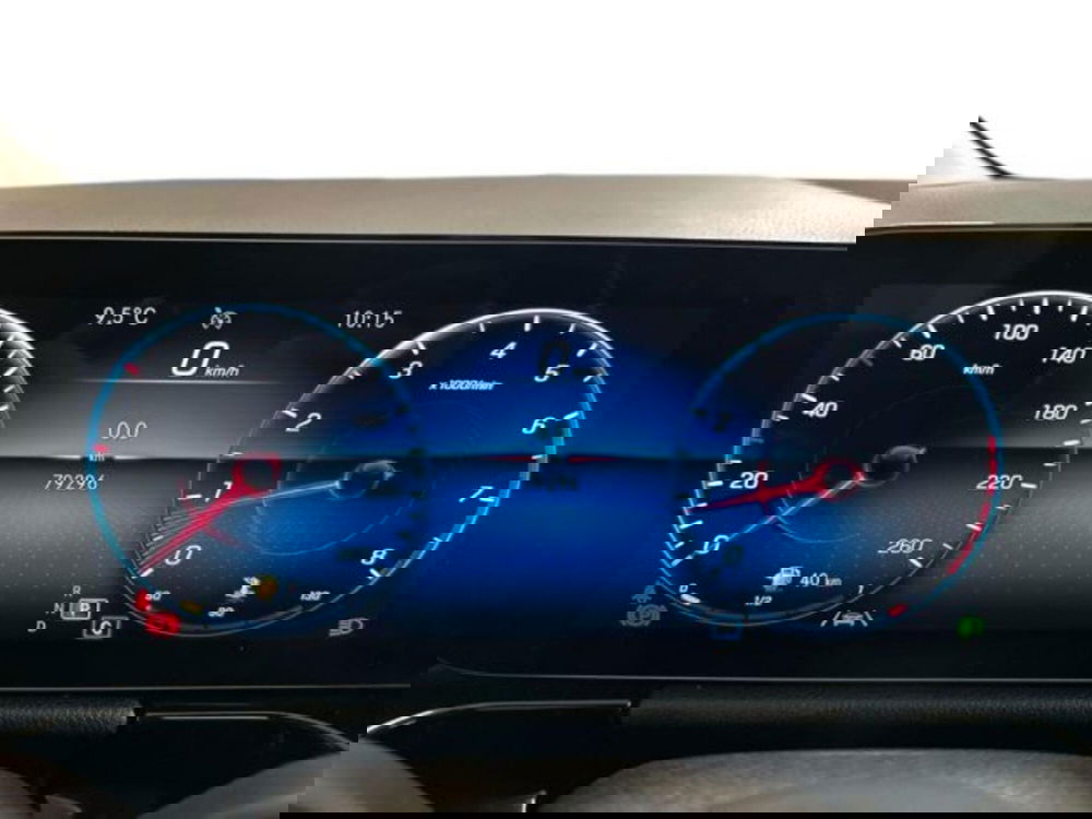 Mercedes-Benz GLA SUV usata a Avellino (13)