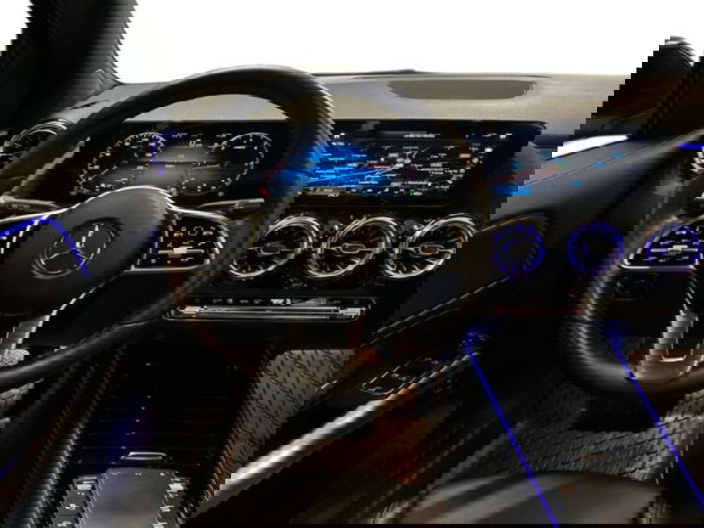 Mercedes-Benz GLA SUV usata a Avellino (11)