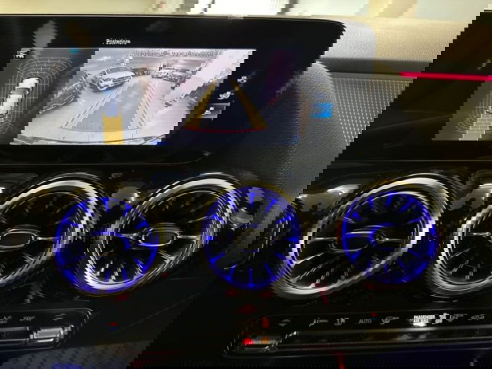 Mercedes-Benz GLA SUV usata a Avellino (14)