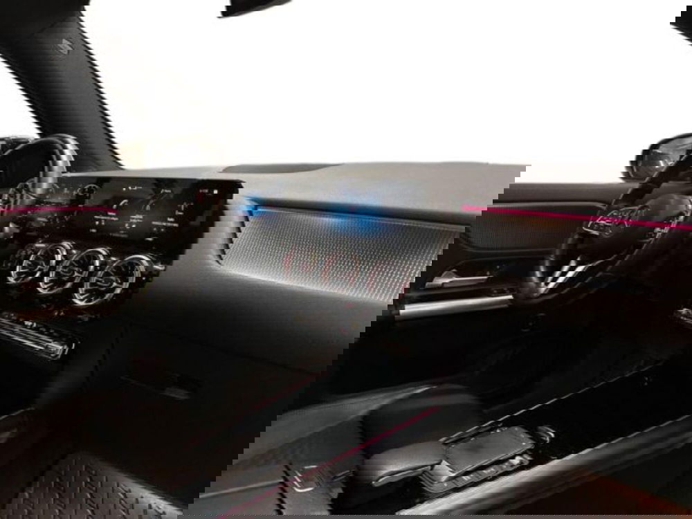 Mercedes-Benz GLA SUV usata a Avellino (15)