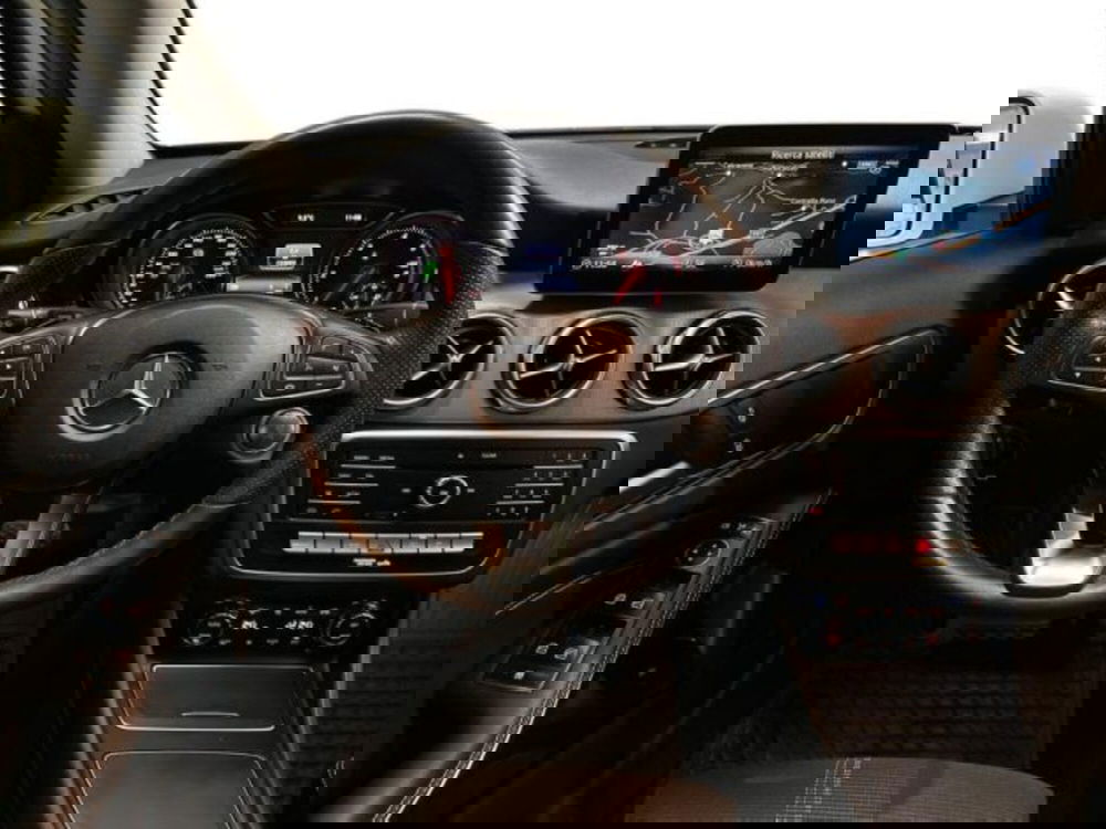 Mercedes-Benz GLA SUV usata a Avellino (11)