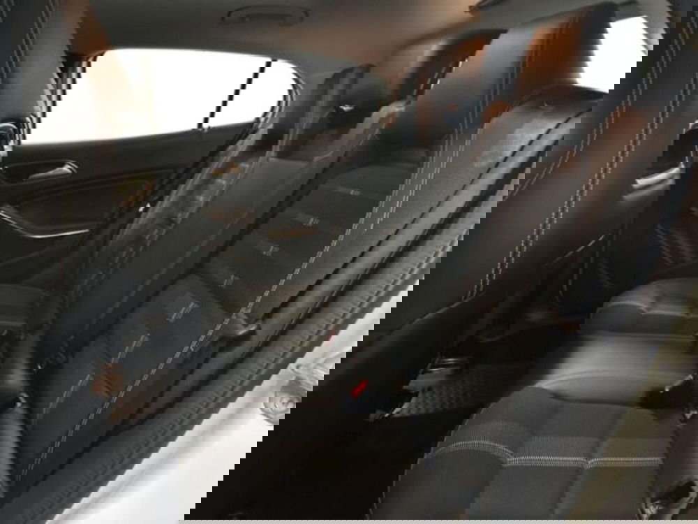 Mercedes-Benz GLA SUV usata a Avellino (16)