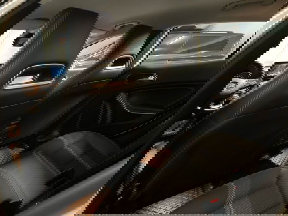 Mercedes-Benz GLA SUV usata a Avellino (18)