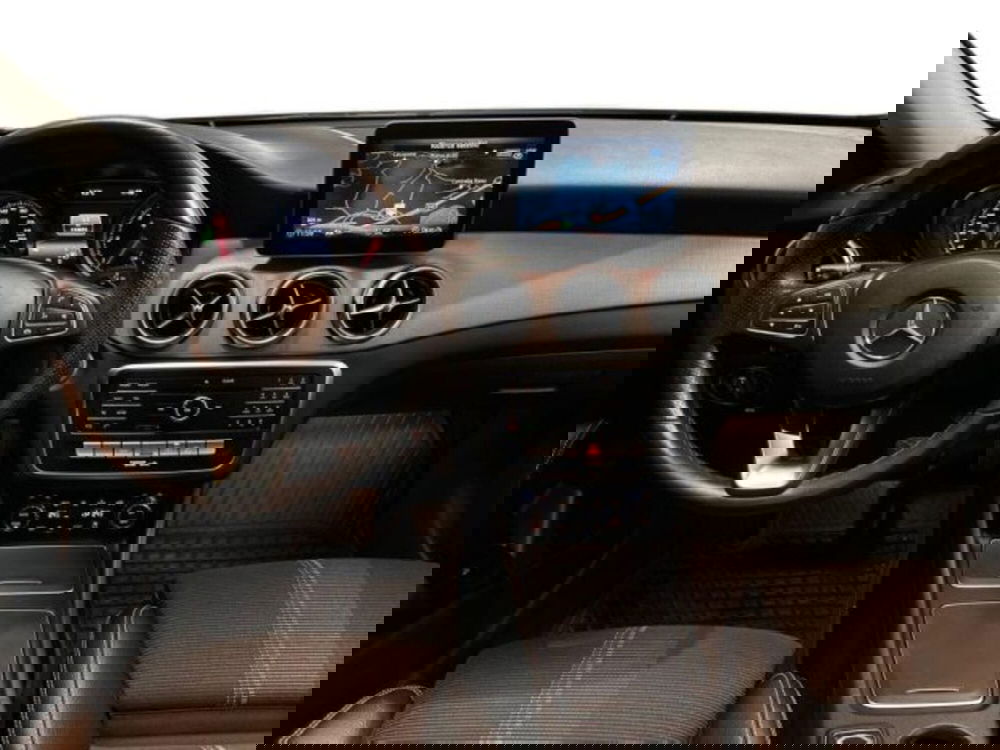 Mercedes-Benz GLA SUV usata a Avellino (9)