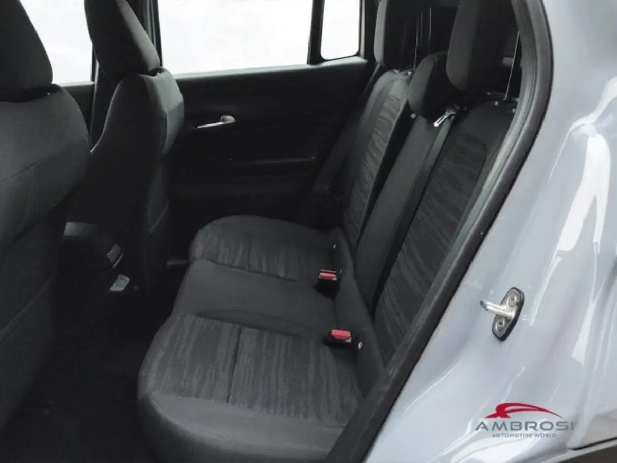 Jeep Avenger nuova a Perugia (11)