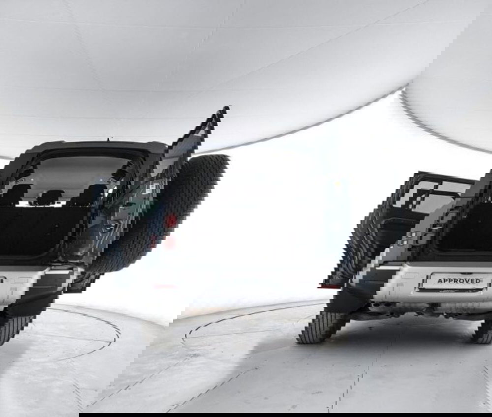 Land Rover Defender usata a Perugia (12)