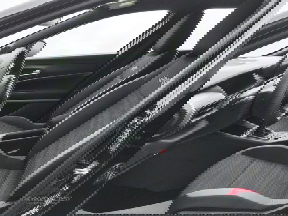 Jeep Avenger nuova a Perugia (10)