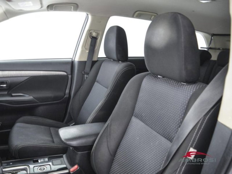 Mitsubishi Outlander usata a Perugia (9)