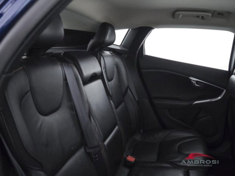 Volvo V40 Cross Country usata a Perugia (11)