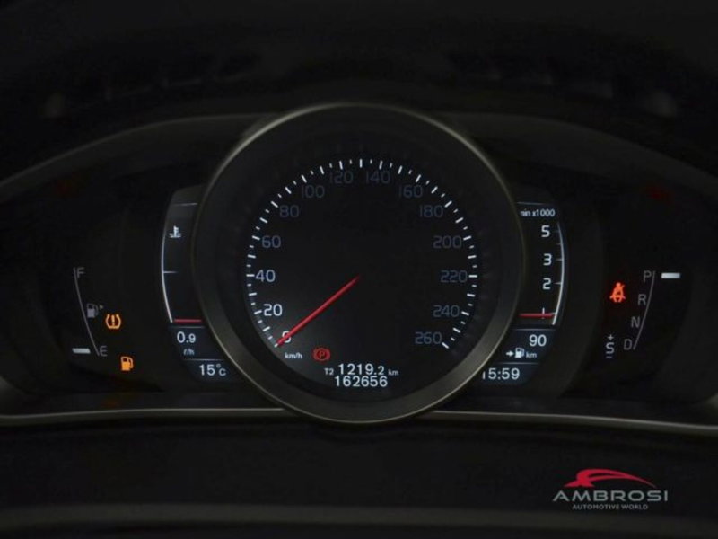 Volvo V40 Cross Country usata a Perugia (13)