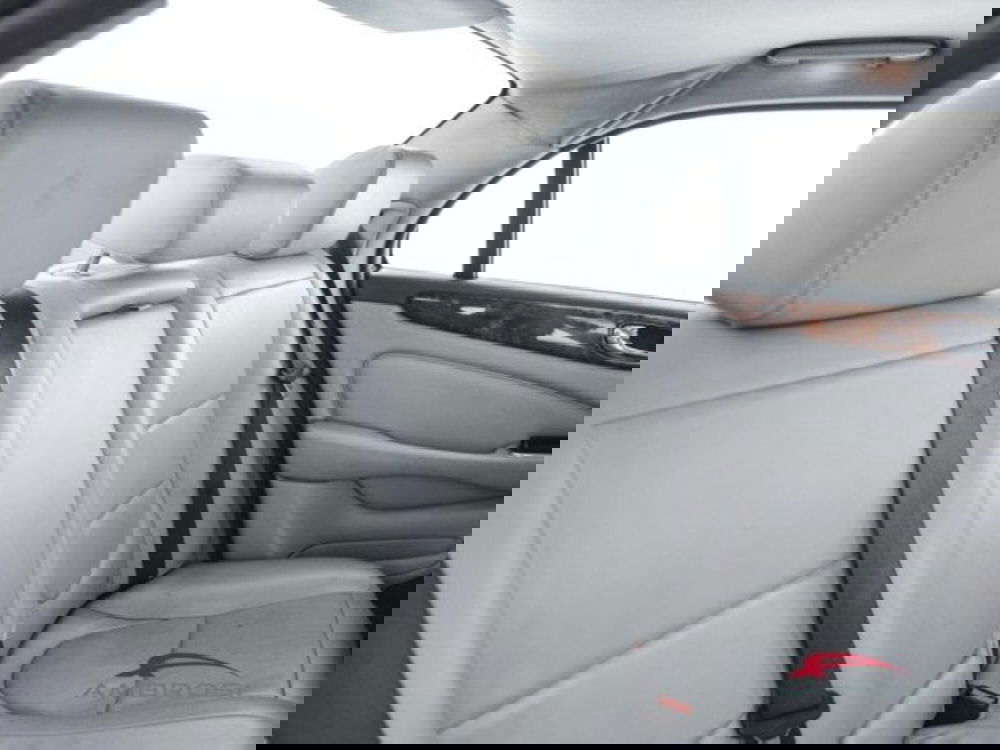 Jaguar XJ usata a Perugia (11)