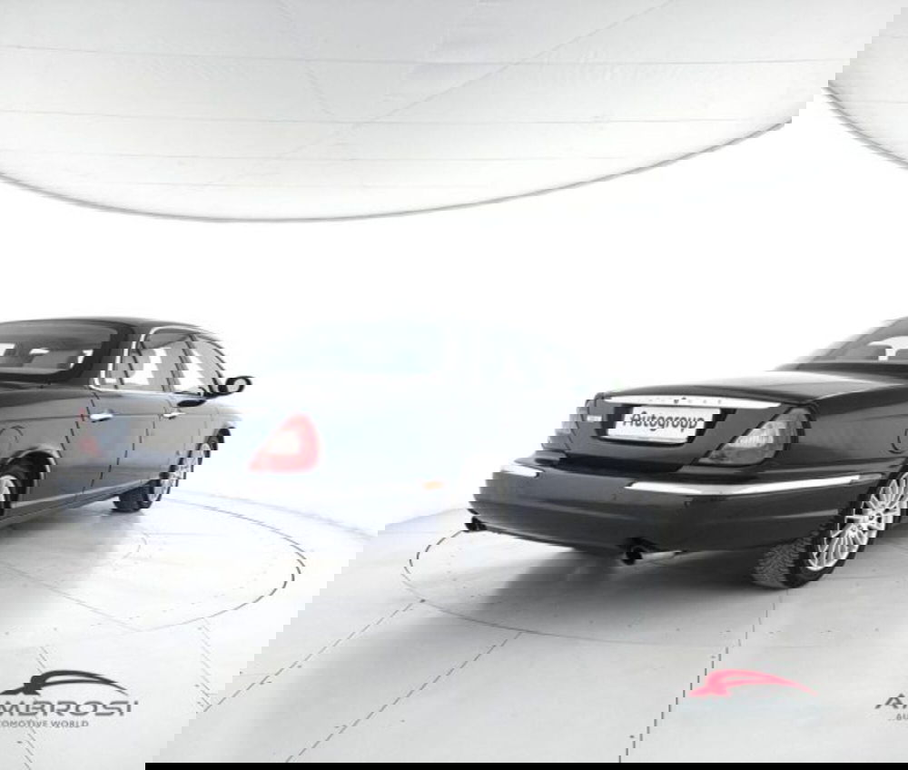 Jaguar XJ usata a Perugia (3)