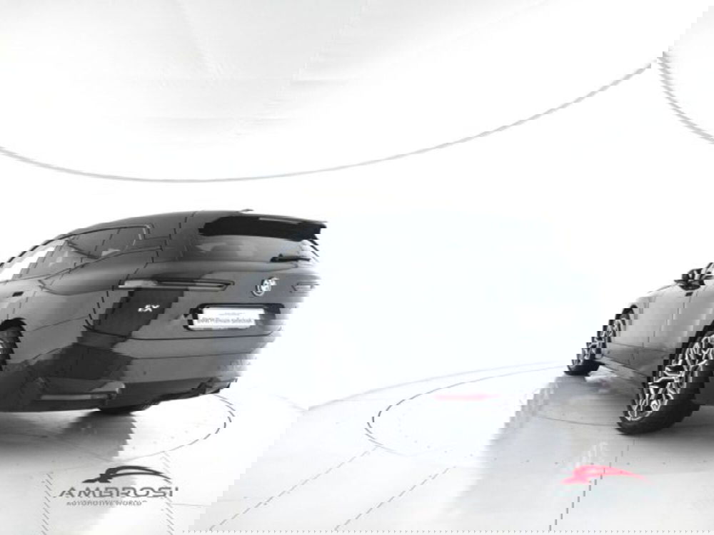 BMW iX usata a Perugia (4)