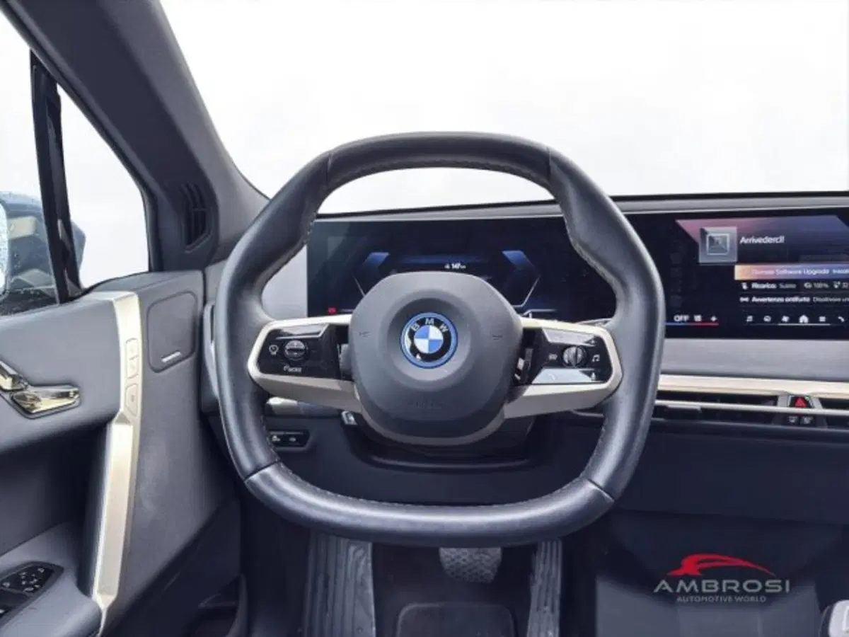 BMW iX usata a Perugia (14)