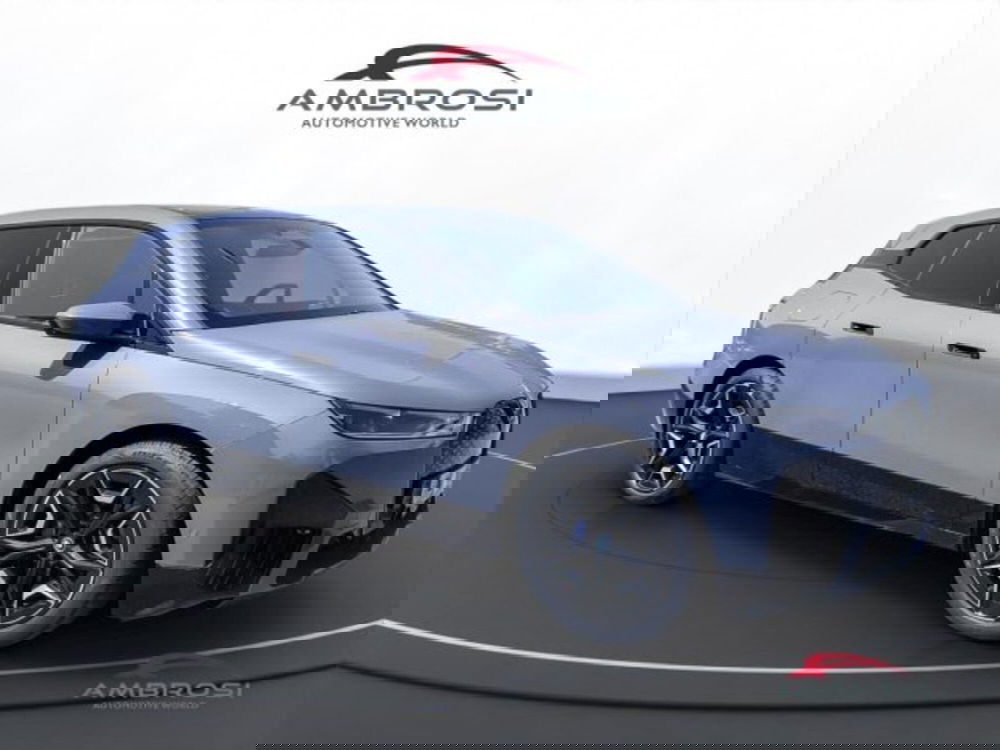 BMW iX usata a Perugia (2)