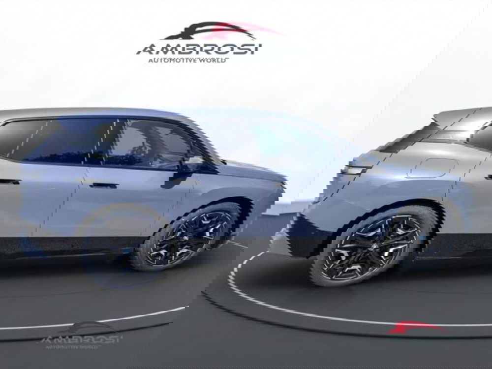 BMW iX usata a Perugia (5)