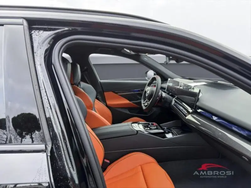 BMW Serie 5 Touring nuova a Perugia (11)