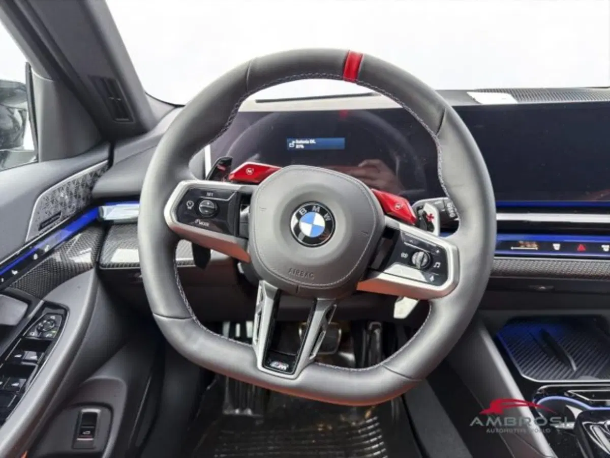 BMW Serie 5 Touring nuova a Perugia (13)