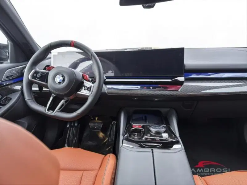 BMW Serie 5 Touring nuova a Perugia (14)