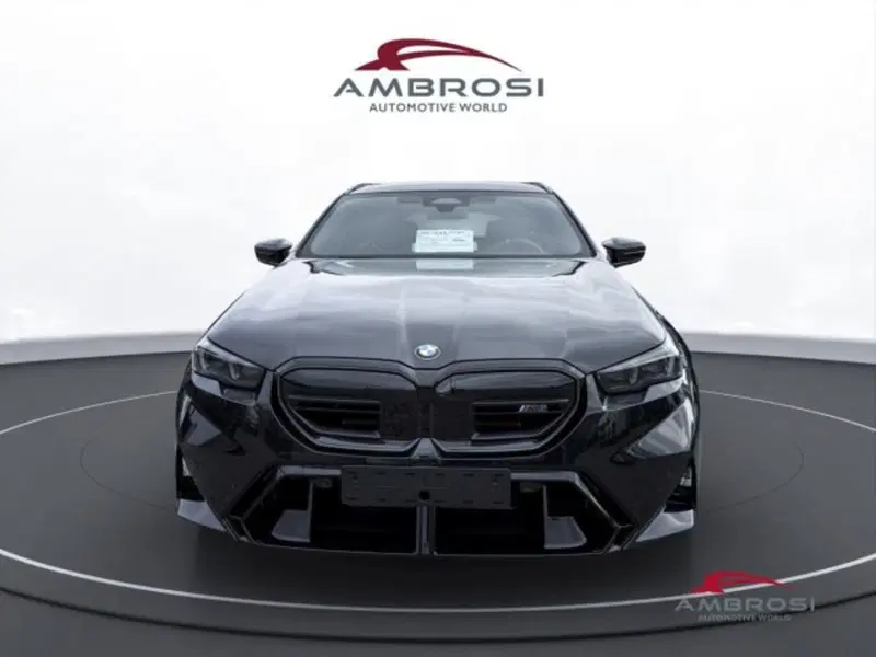 BMW Serie 5 Touring nuova a Perugia (7)