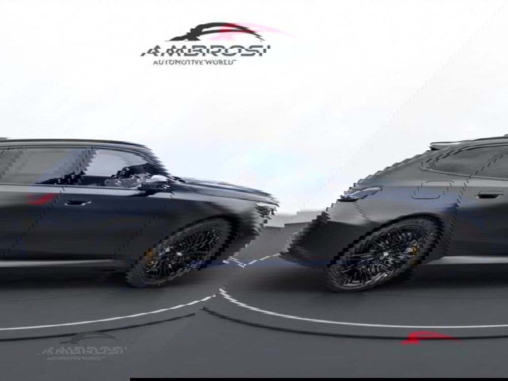 BMW Serie 5 Touring nuova a Perugia (5)