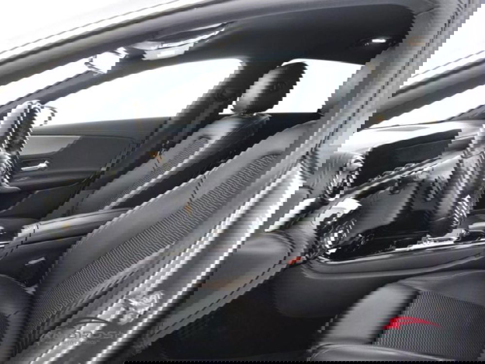 Mercedes-Benz CLA Shooting Brake usata a Perugia (9)