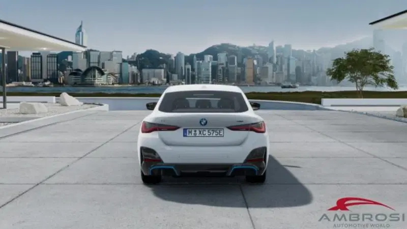 BMW i4 nuova a Perugia (5)