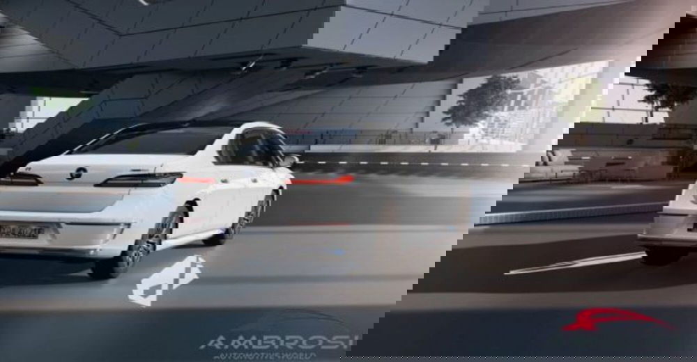 BMW i7 nuova a Perugia (3)