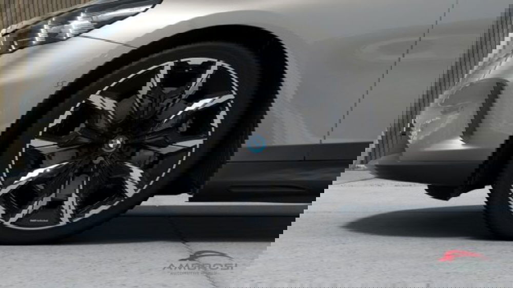 BMW i5 Touring nuova a Perugia (8)