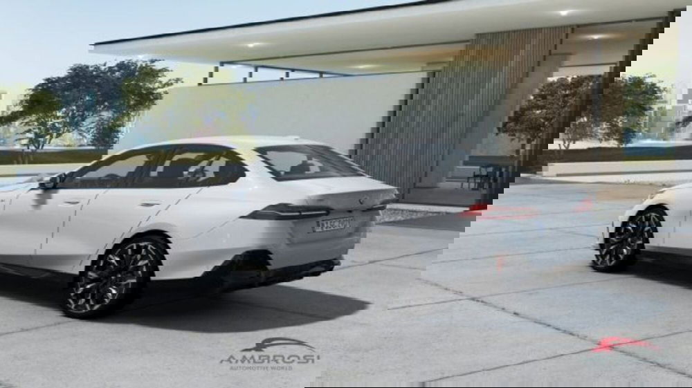 BMW Serie 5 nuova a Perugia (2)