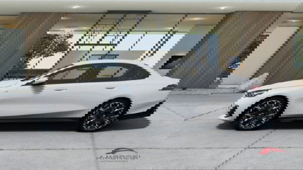 BMW Serie 5 nuova a Perugia (3)