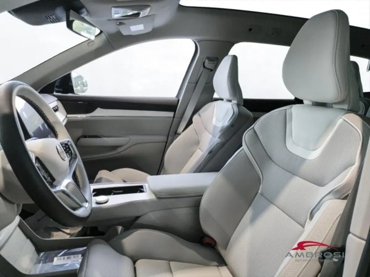 Volvo EX90 nuova a Perugia (6)