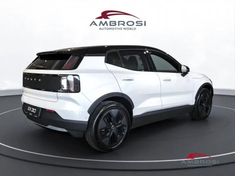 Volvo EX30 Cross Country nuova a Perugia (2)