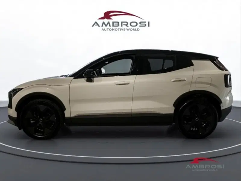 Volvo EX30 Cross Country nuova a Perugia (5)