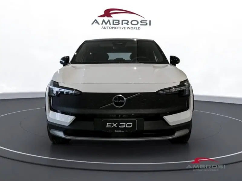 Volvo EX30 Cross Country nuova a Perugia (6)