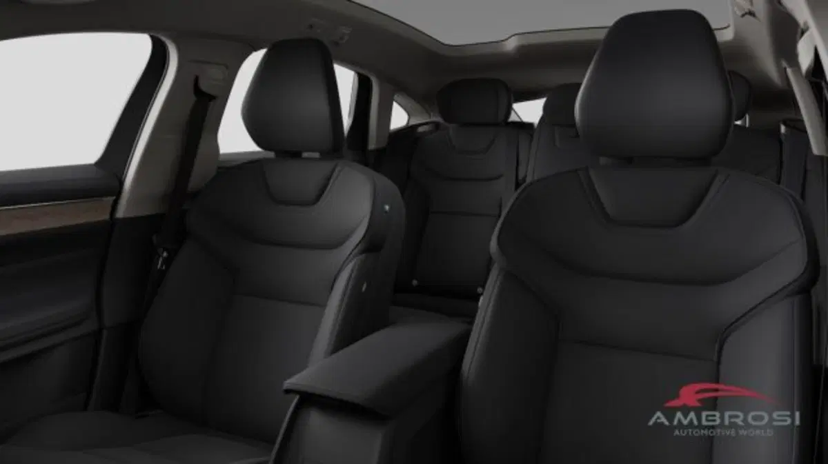 Volvo ES90 nuova a Perugia (12)