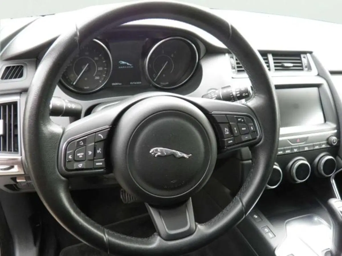 Jaguar E-Pace usata a Firenze (13)