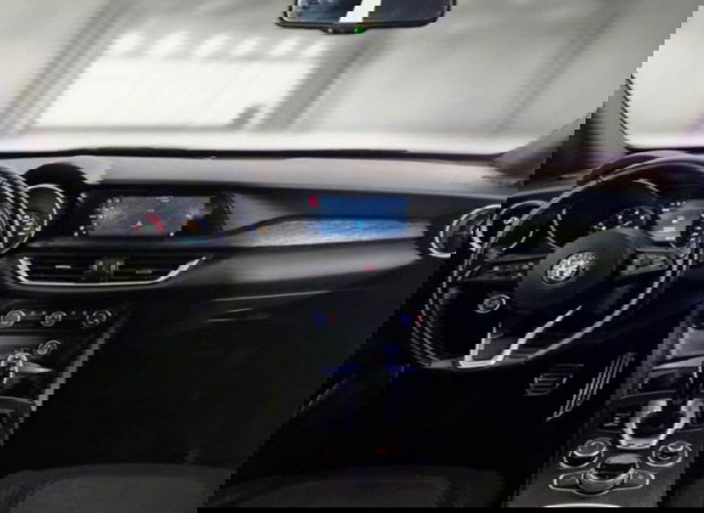 Alfa Romeo Stelvio usata a Bologna (3)