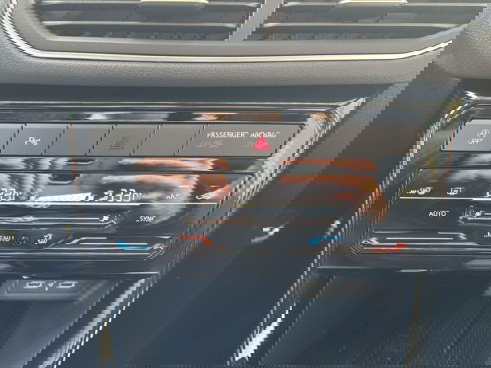 Volkswagen T-Cross nuova a Vicenza (18)